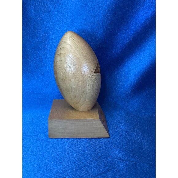 Vintage Wooden Egg Shape St Louise Rams Football Logo NFL Memorabilia - Picture 2 of 5